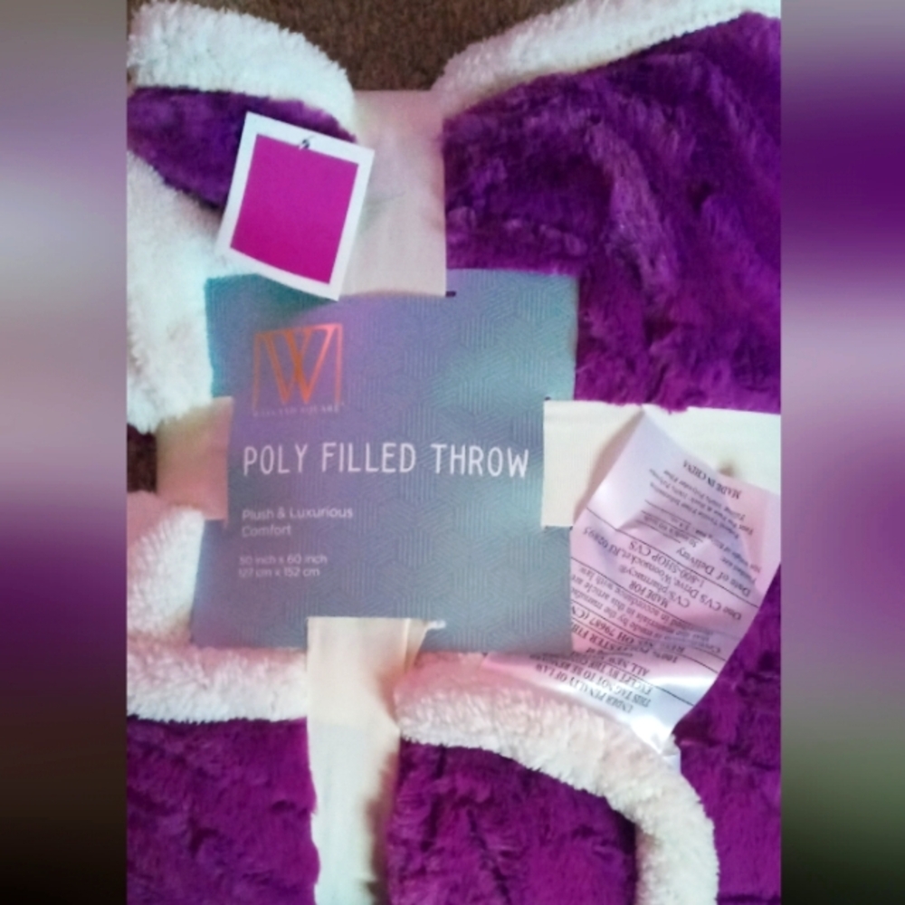 Plush Poly-Filled throw in Purple - Unbranded